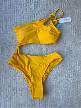Cupshe Bright Yellow One-Shoulder Bikini Top with Ring Detail